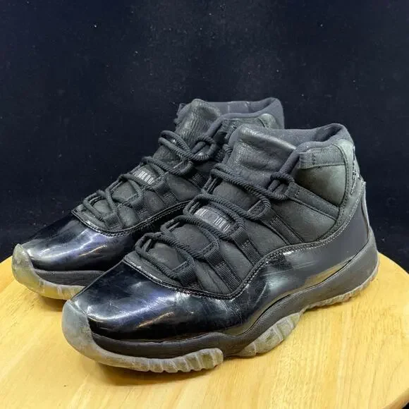Nike Air Jordan 11 Men's Retro Size 9.5 Cap and Gown 378037-005